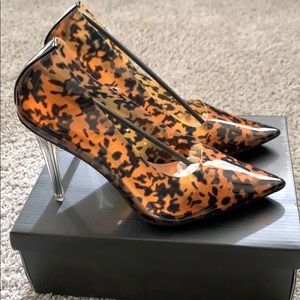 NEVER WORN Leopard heel pumps
